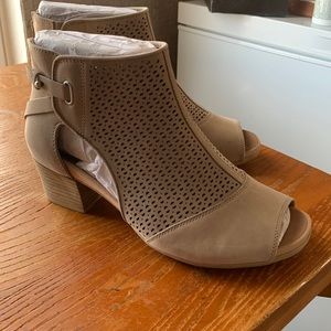 Earth Originals Tan Peeptoe Ankle Booties